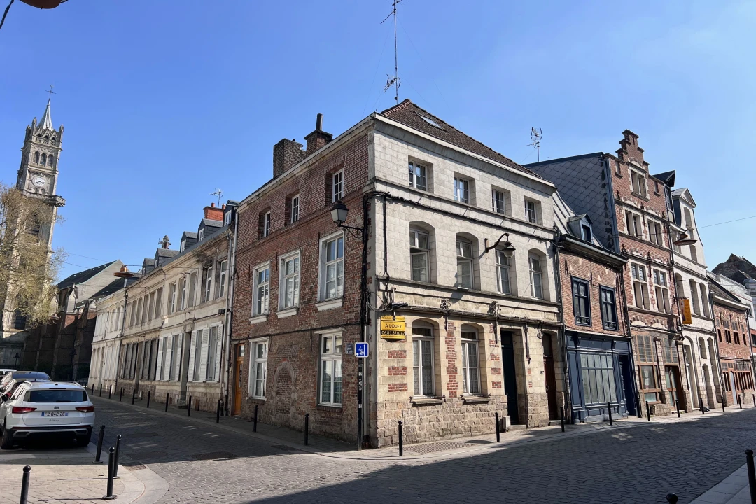Quel couvreur choisir à Valenciennes ? Les 6 critères qui font toute la différence
